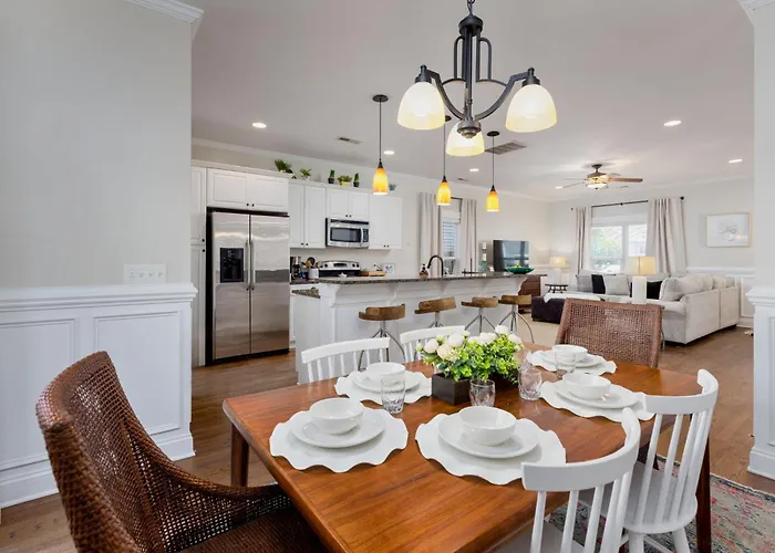 Downtown Wilmington Home ~ Pet Friendly
