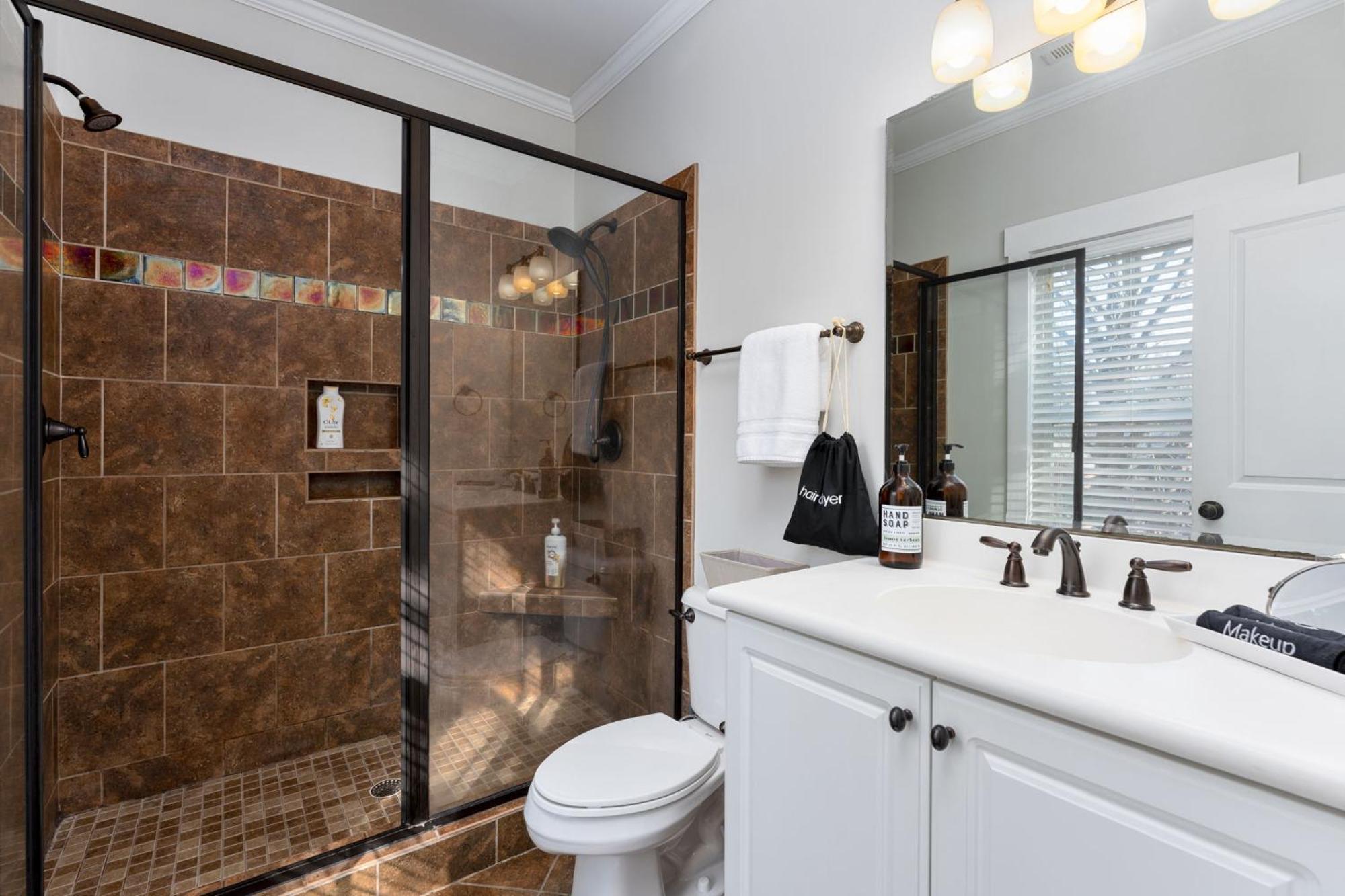Holiday home Downtown ~ Pet Friendly *