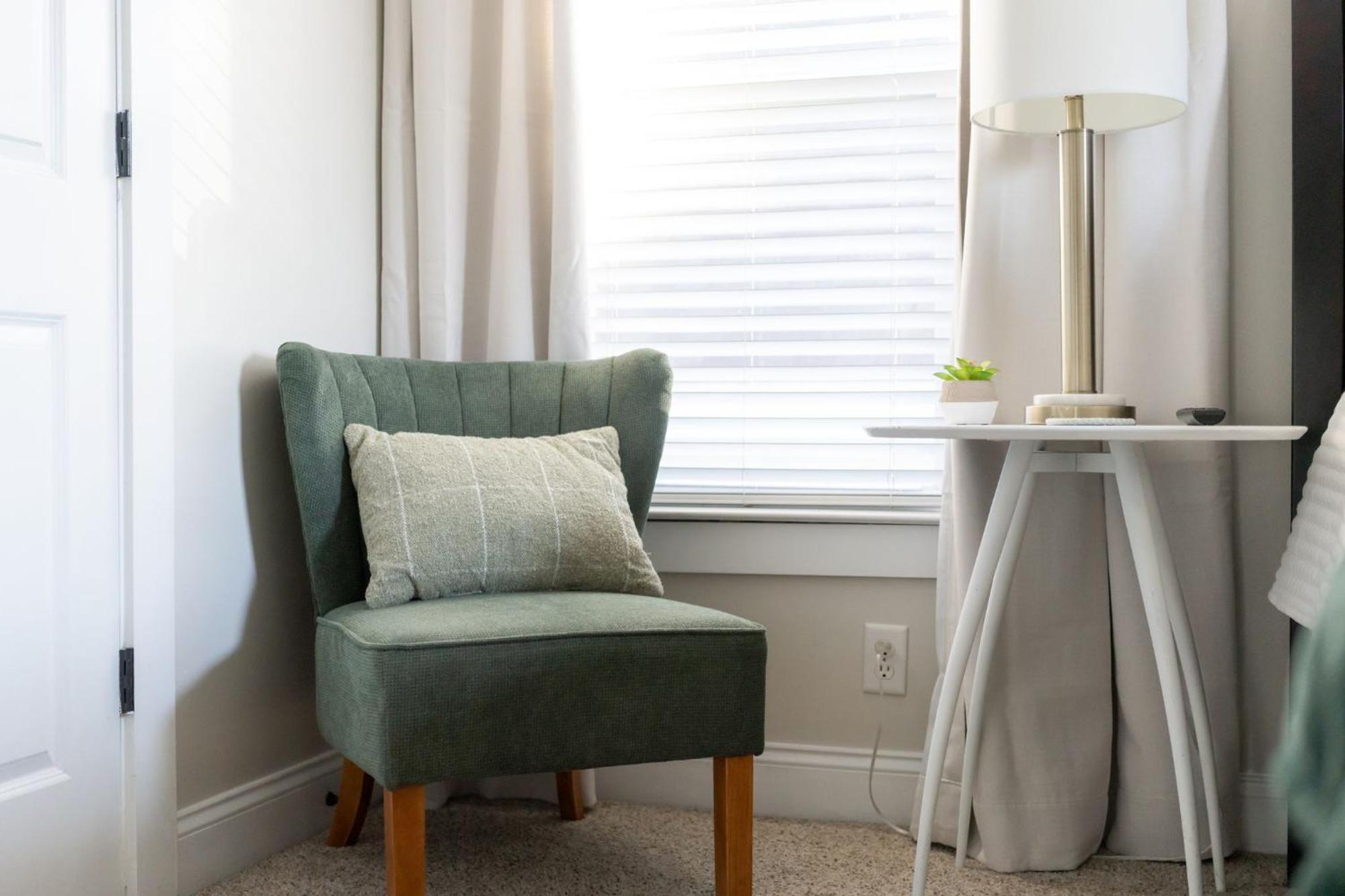 Downtown ~ Pet Friendly Holiday home