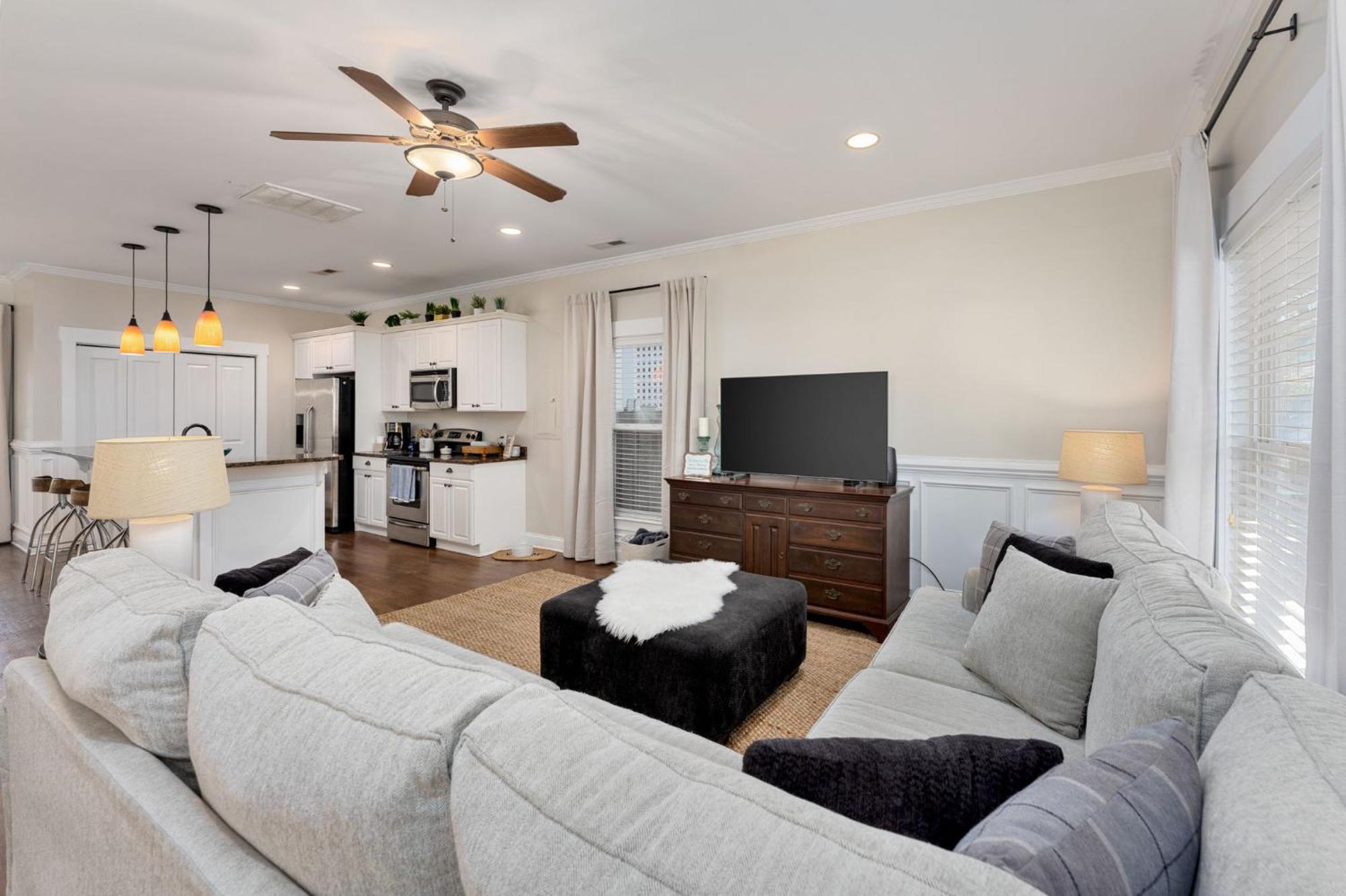 Downtown ~ Pet Friendly Holiday home Wilmington