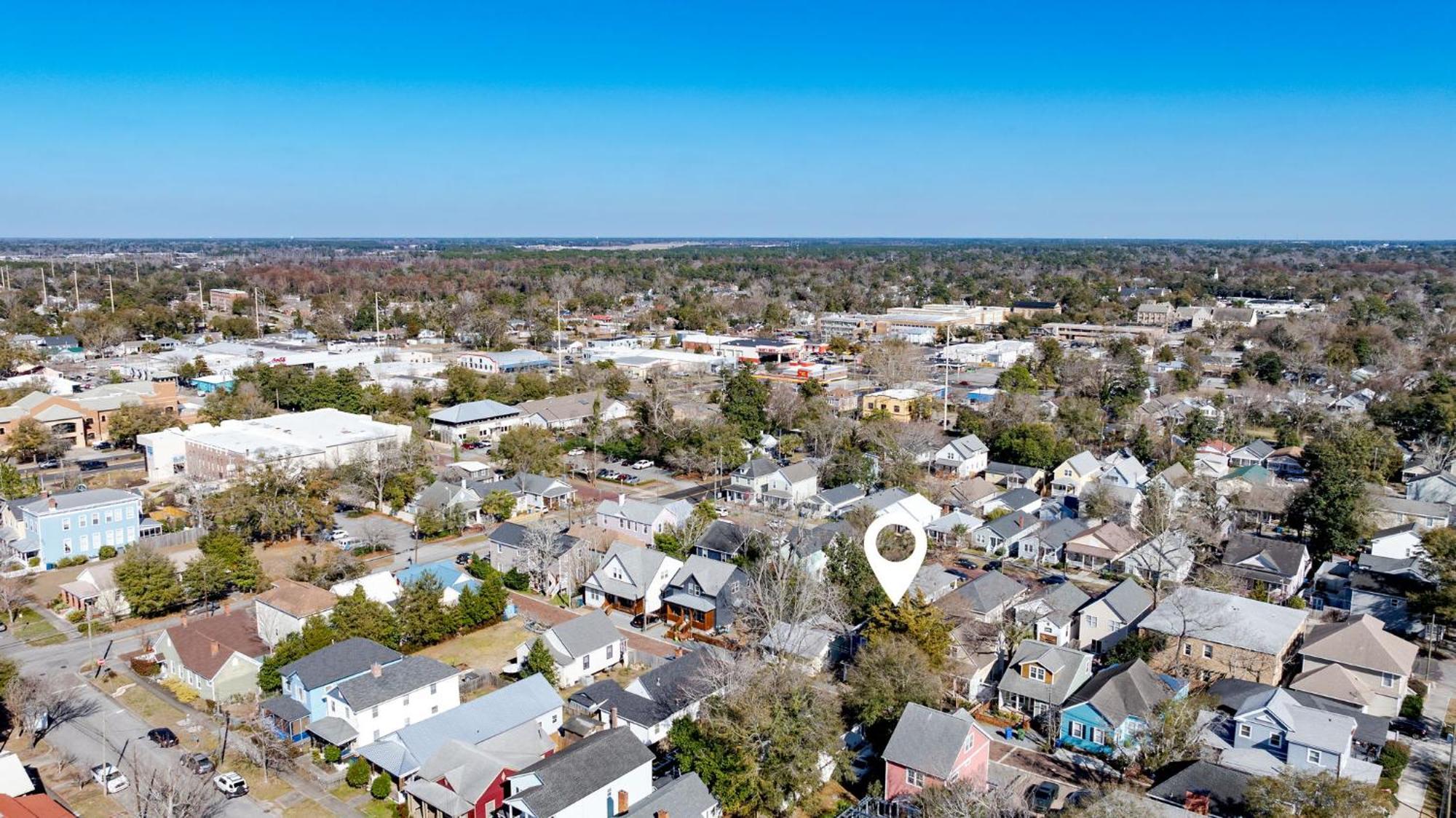 Downtown ~ Pet Friendly Holiday home *