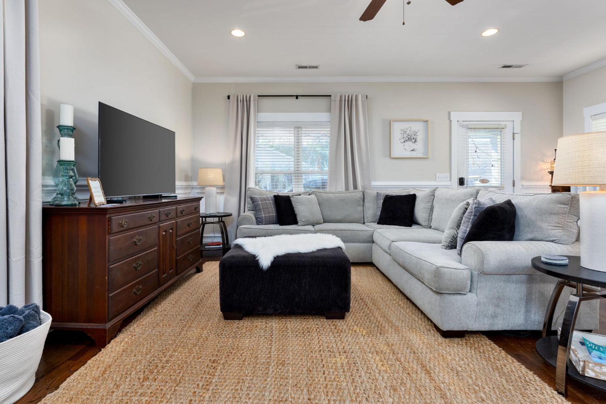 Downtown ~ Pet Friendly Holiday home Wilmington