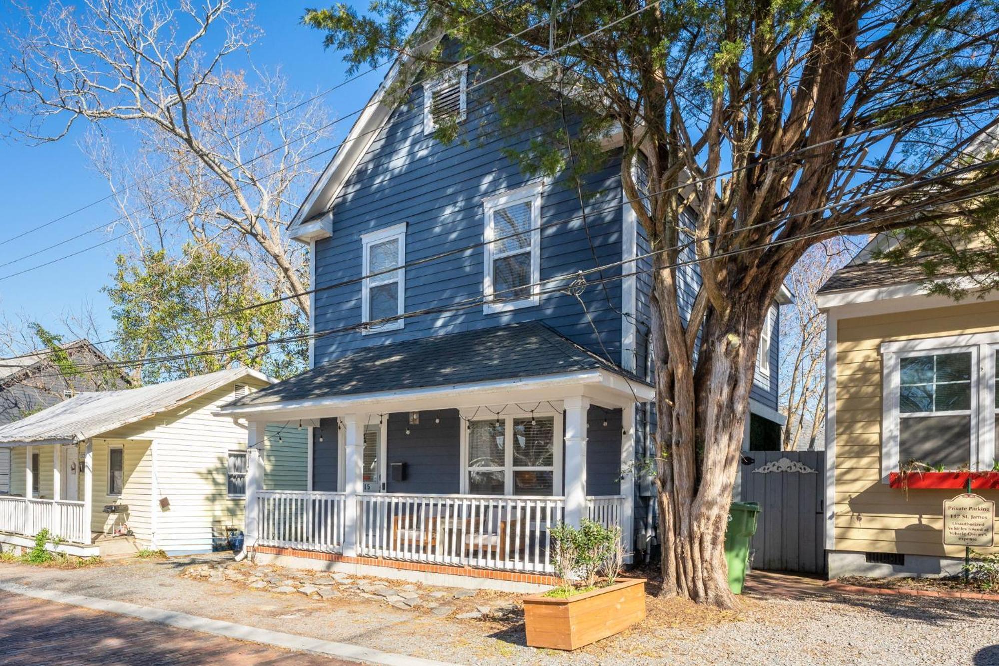 Downtown ~ Pet Friendly Wilmington