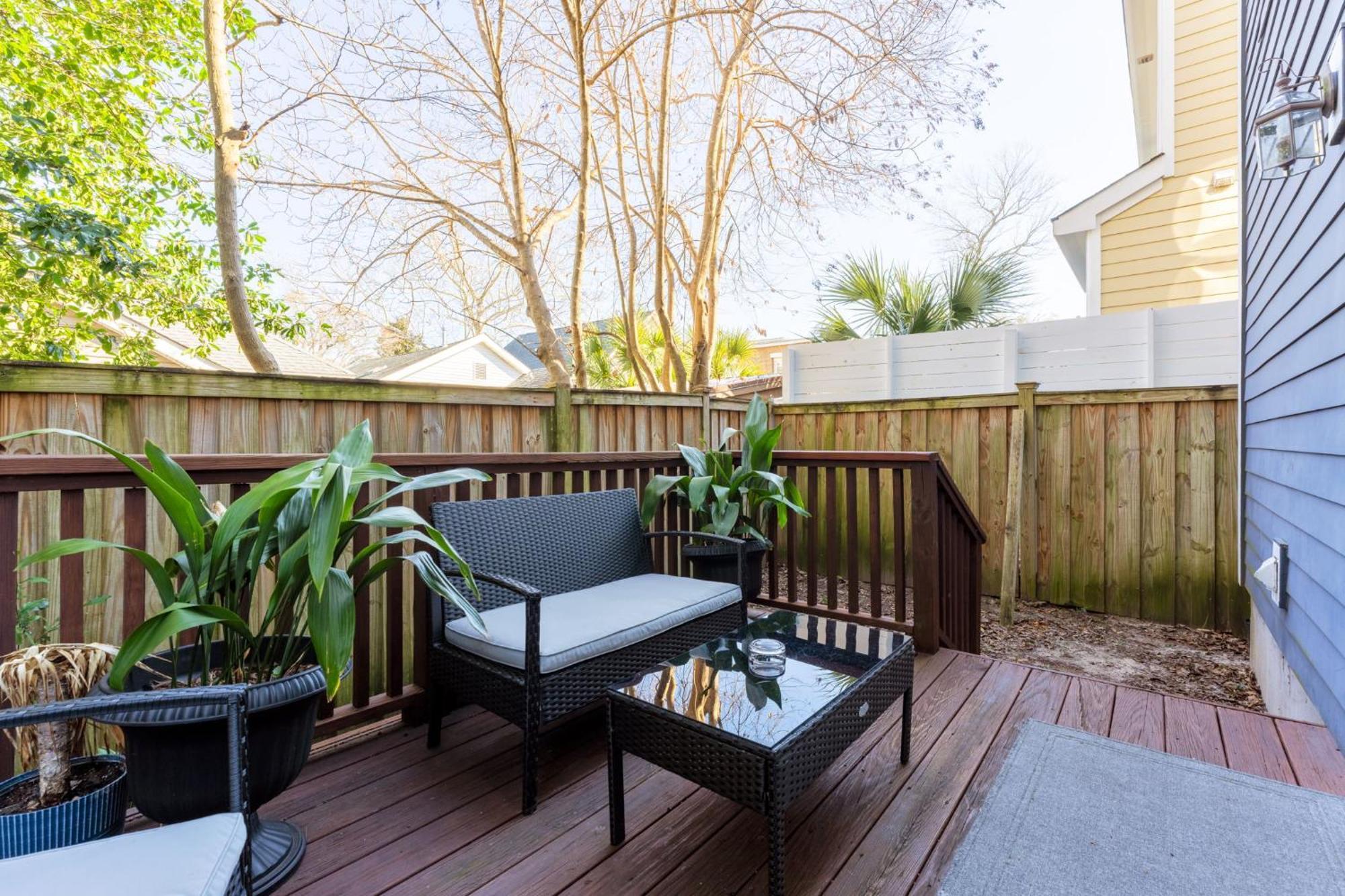Downtown ~ Pet Friendly Holiday home *
